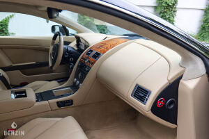 Aston Martin V8 Vantage - 2008