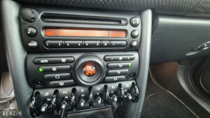 Mini One Park Lane 49k km - 2006