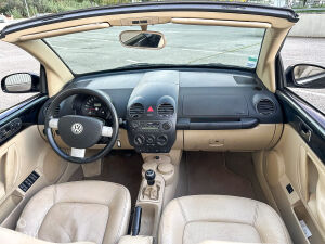 Volkswagen New Beetle Cabriolet - 2004