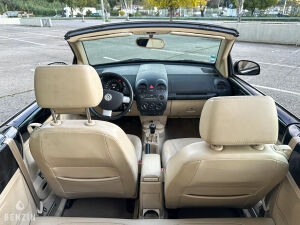 Volkswagen New Beetle Cabriolet - 2004