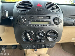 Volkswagen New Beetle Cabriolet - 2004