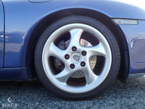 Porsche 911 type 996 Carrera - 2001