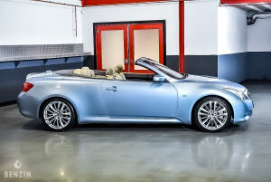 Infiniti G37 Cabriolet - 2012