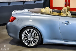 Infiniti G37 Cabriolet - 2012