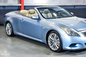 Infiniti G37 Cabriolet - 2012