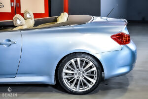 Infiniti G37 Cabriolet - 2012