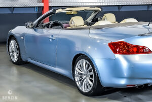 Infiniti G37 Cabriolet - 2012