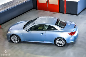 Infiniti G37 Cabriolet - 2012