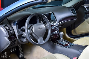 Infiniti G37 Cabriolet - 2012