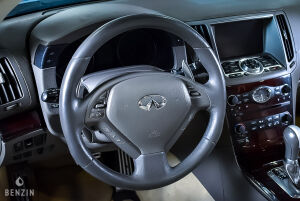 Infiniti G37 Cabriolet - 2012