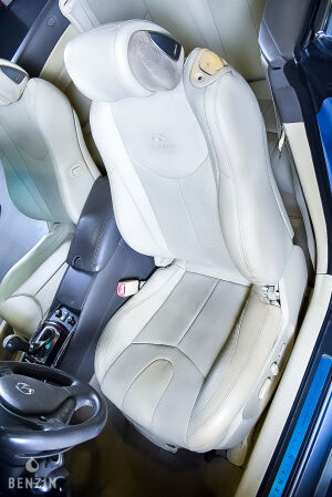 Infiniti G37 Cabriolet - 2012