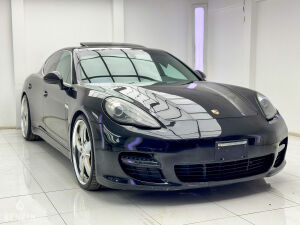 Porsche Panamera 4S - 2011