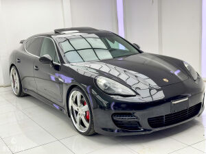 Porsche Panamera 4S - 2011