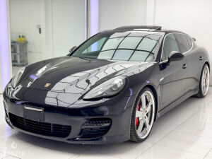 Porsche Panamera 4S - 2011