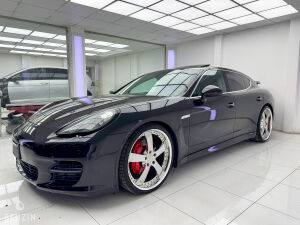 Porsche Panamera 4S - 2011