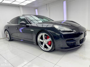 Porsche Panamera 4S - 2011