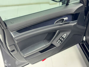 Porsche Panamera 4S - 2011