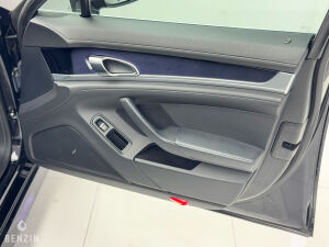 Porsche Panamera 4S - 2011