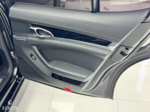 Porsche Panamera 4S - 2011