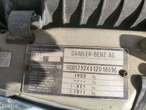 Mercedes-Benz 230CE W123 - 1983