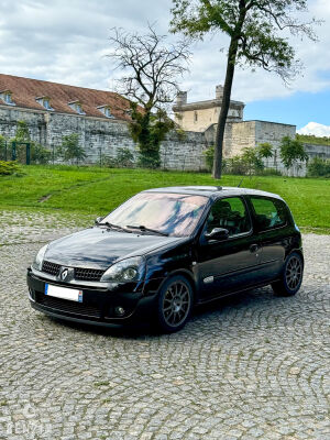 Renault Clio 2 RS 182 - 2004