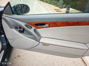 Mercedes-Benz SL 500 R230 - 2001