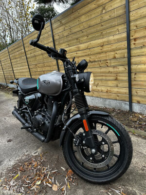 Royal Enfield HNTR 350 - 2024
