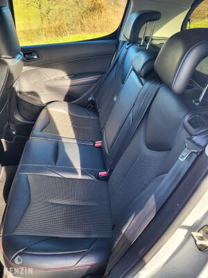 Peugeot 308 GTI - 2011