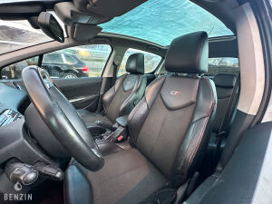 Peugeot 308 GTI - 2011