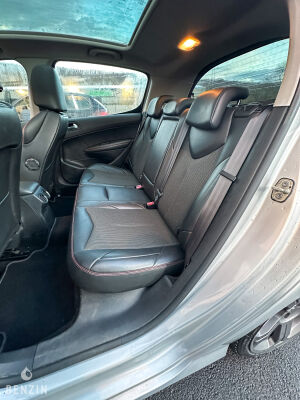 Peugeot 308 GTI - 2011