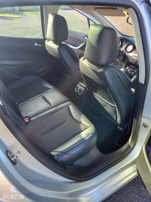 Peugeot 308 GTI - 2011