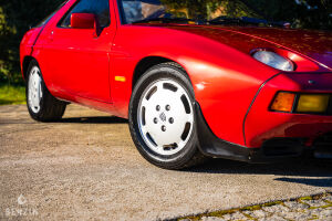 Porsche 928 S manual - 1980