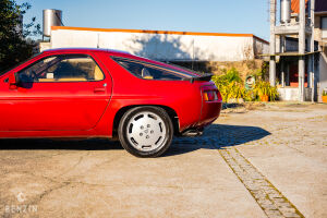 Porsche 928 S manual - 1980
