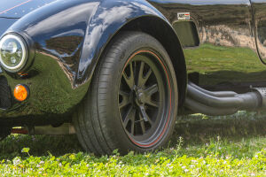 AC Cobra Roadster - 2012