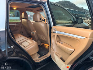 Porsche Cayenne - 2006