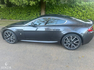 Aston Martin V8 Vantage - 2013