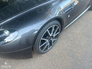 Aston Martin V8 Vantage - 2013