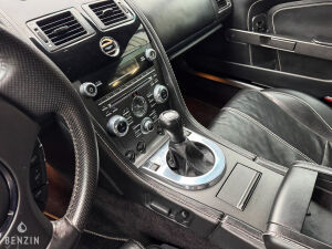 Aston Martin V8 Vantage - 2013