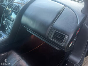 Aston Martin V8 Vantage - 2013