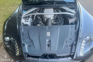 Aston Martin V8 Vantage - 2013