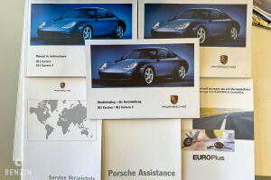Porsche 911 Type 996 Carrera Cabriolet - 2001