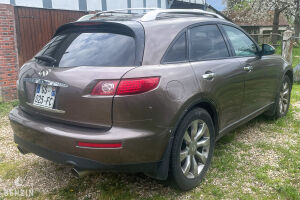 Infiniti FX35 - 2004