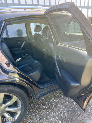 Infiniti FX35 - 2004