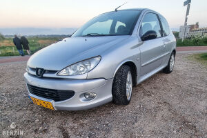 Peugeot 206 GT n°2951 - 1999