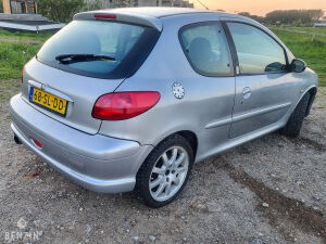Peugeot 206 GT n°2951 - 1999