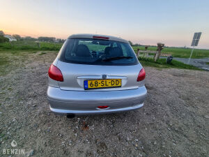 Peugeot 206 GT n°2951 - 1999