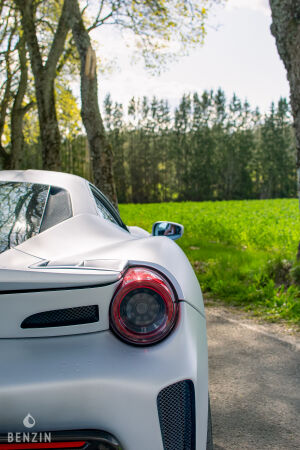 Ferrari 488 GTB kit Pista - 2016