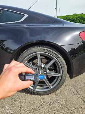 Aston Martin V8 Vantage - 2007