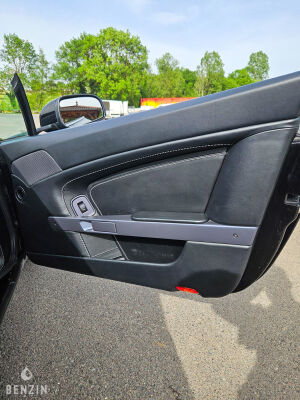 Aston Martin V8 Vantage - 2007