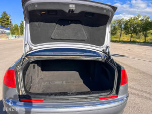 Audi A8 D3 W12 - 2004